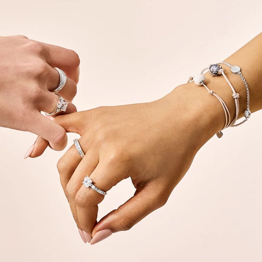 Sparkling Circles White Stones Bracelet