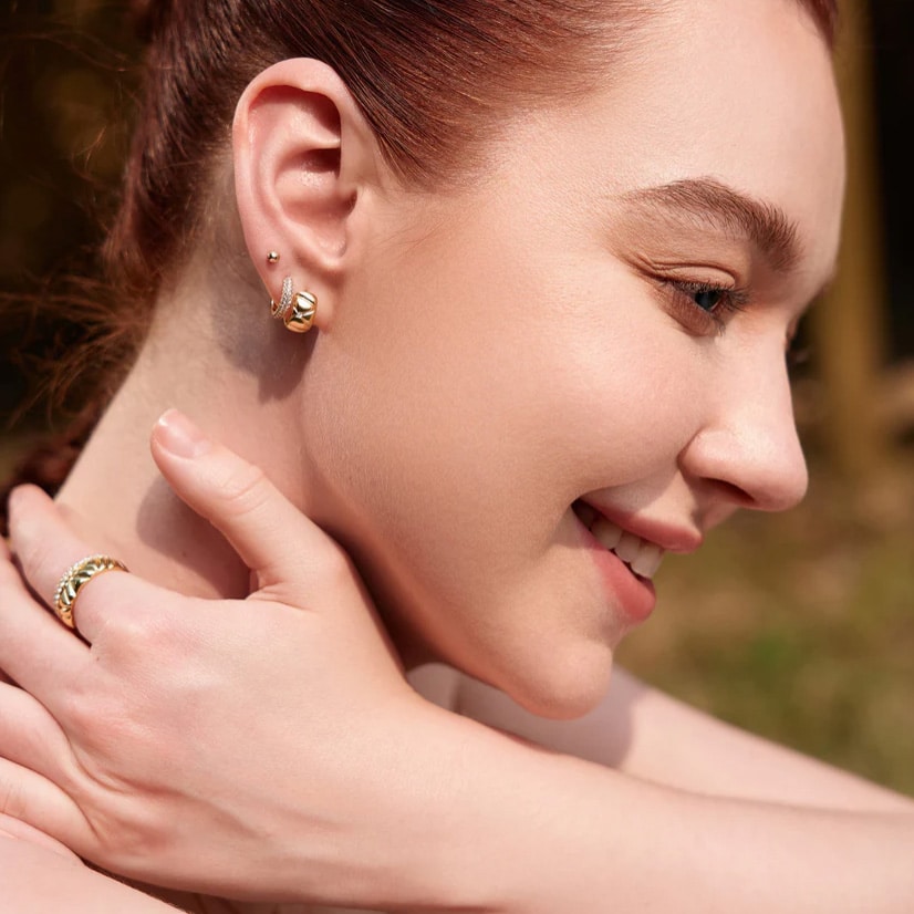 Gold Kiss Hoops