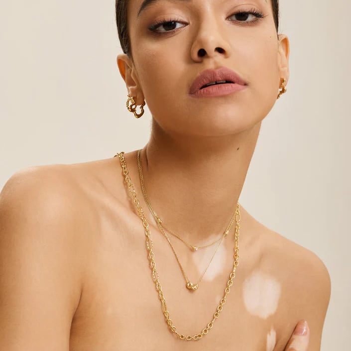 Gold Twisted Wave Mini Pendant Necklace
