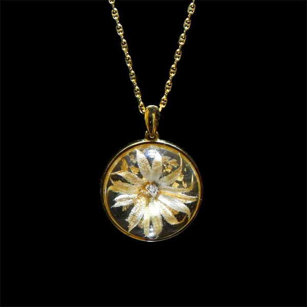 BOTANIGEM Solis Necklace