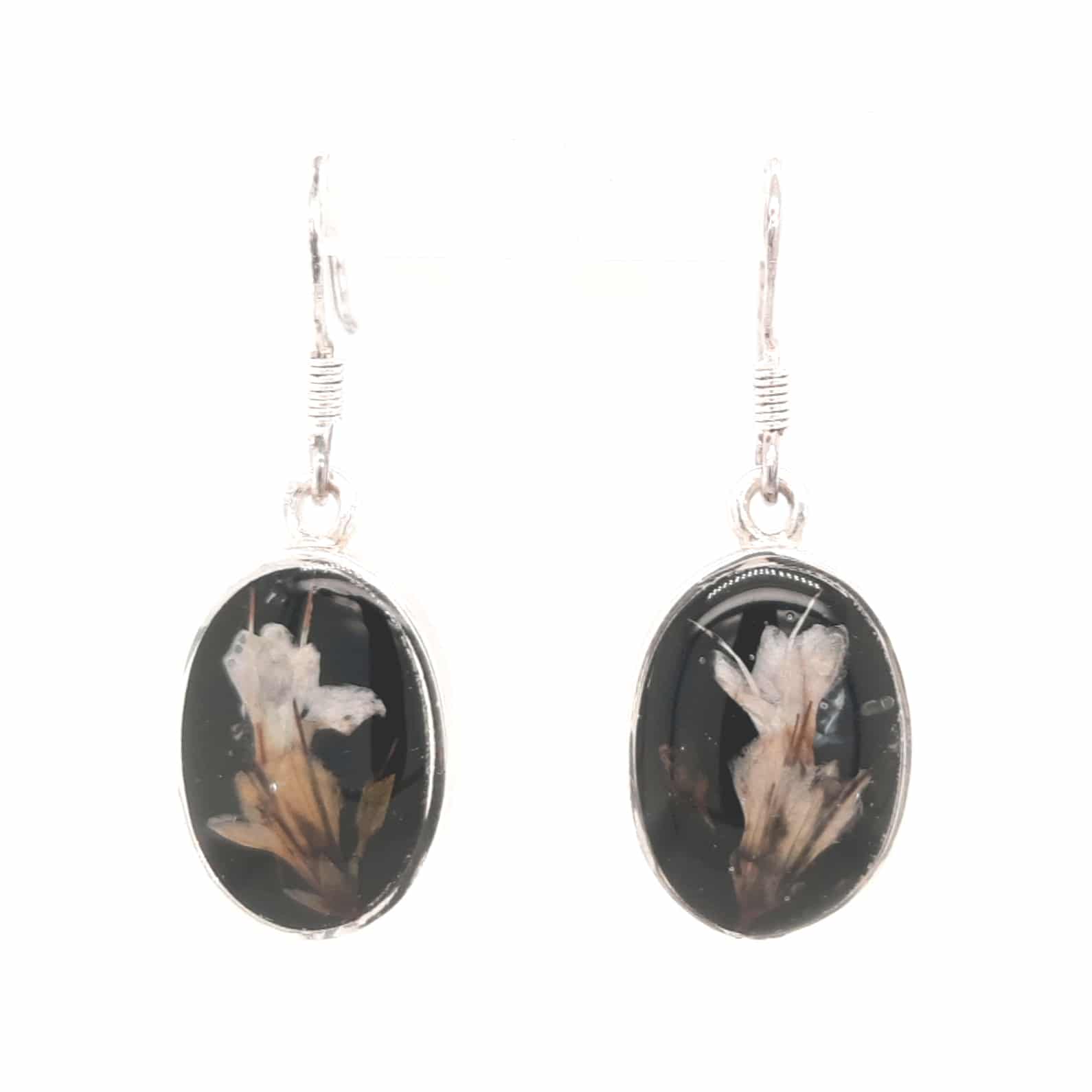 Antique Nostalgia Earrings Onyx