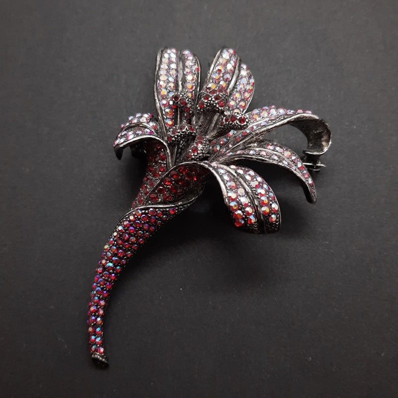 Lily Crystal Brooch Red