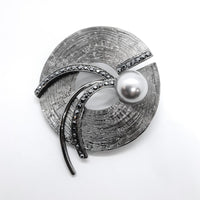 Round Faux Silver Pearl Brooch Black