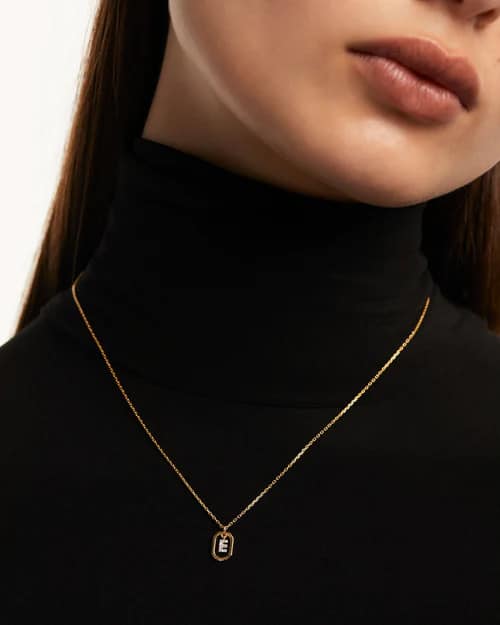MINI LETTER E NECKLACE
