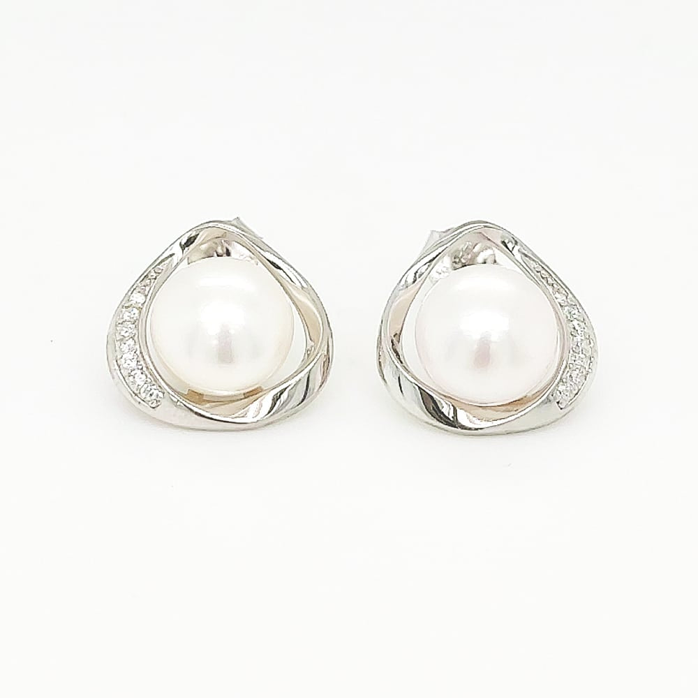 FW Pearl on CZ Sterling Silver Stud