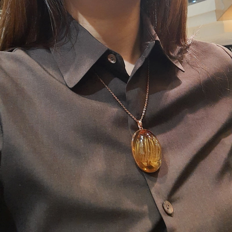 BOTANIGEM Showy Dryandra Necklace